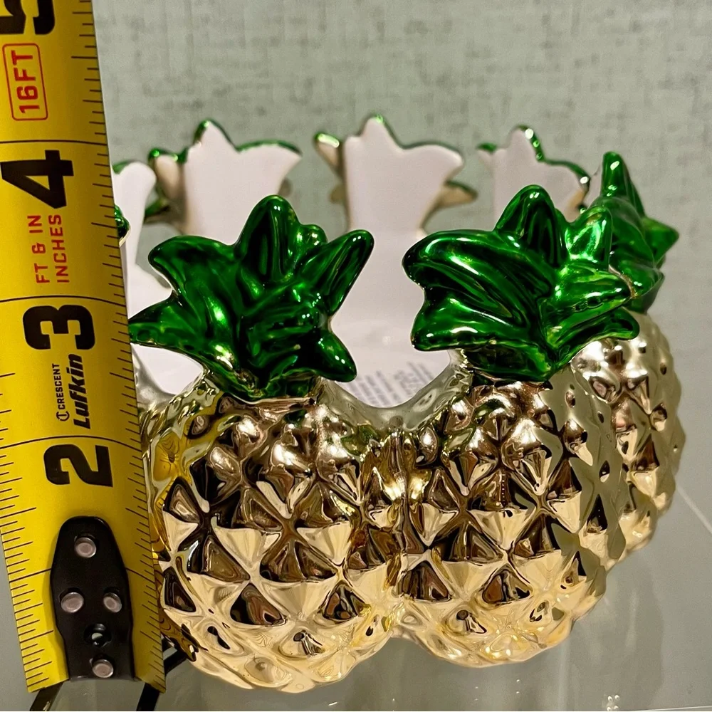 BATH &BODY WORKS Gold and Green Ceramic Pineapple 3-Wick Candle Holder